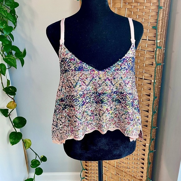 NWT Free People TWILIGHT ROSE COMBO Sequin Scalloped Cropped Top - Picture 2 of 12